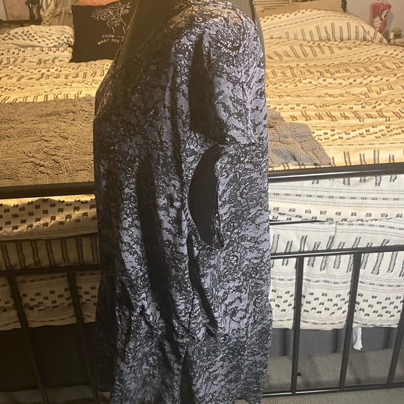 Dots size 2x peplum blouse - Picture 3 of 4